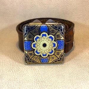 Vintage Belt Buckle Compact